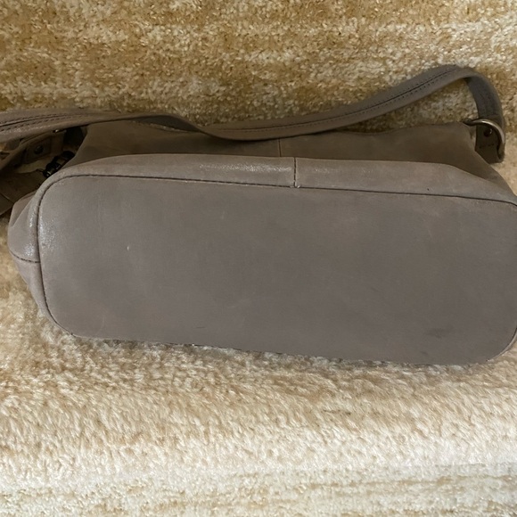 Gray the Sak distressed leather look shoulder bag. - Picture 4 of 6